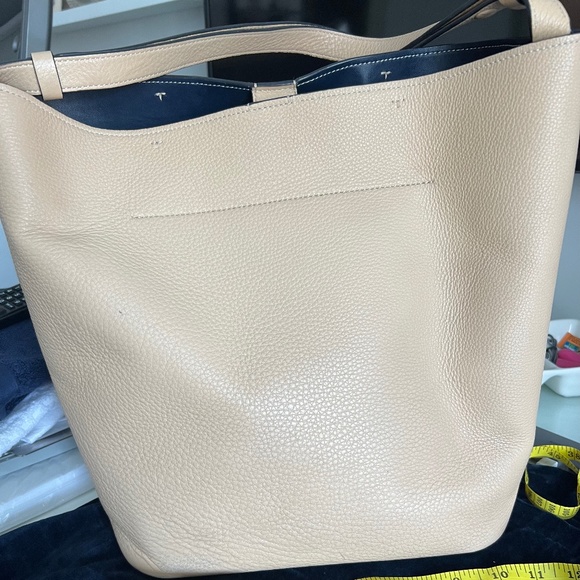 Tory Burch Tan Shoulder Bag - Picture 4 of 8